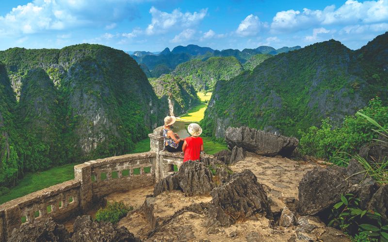 Ninh Binh 1 Day: Exploring Mua Cave, Tam Coc, Bich Dong pagoda